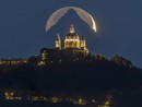 !'Cattedrale, montagna, Luna!, la foto di Valerio Minato