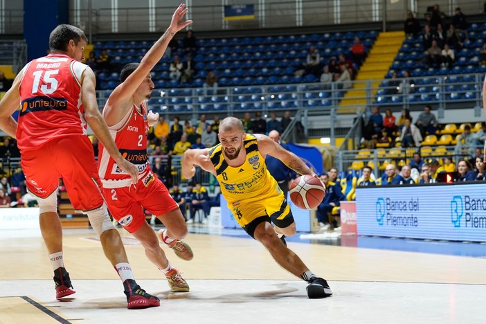 Trasferta delicata per la Reale Mutua Basket Torino a Bologna