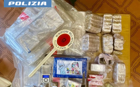 droga sequestrata dalla Polizia