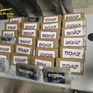 Corriere della droga individuato e arrestato dalla Guardia di Finanza: trasportava oltre 30 chili di cocaina