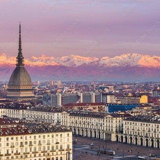 Mole Antonelliana con simbolo pace