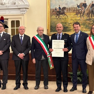 La consegna dell’onorificenza è avvenuta questa mattina alla scuola ufficiali dell’esercito di Torino