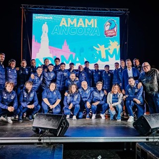 Vanessa Pigino con la società e la squadra Cuneo Volley