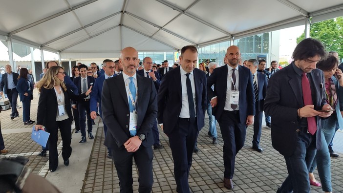 Sangiuliano e Valditara arrivano al Salone del Libro di Torino per l'inaugurazione: “Una grande vetrina” [VIDEO]