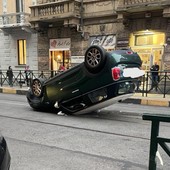 Rischia il ritiro della patente l’uomo alla guida della Mini ribaltata in via Madama Cristina