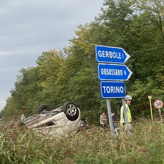 Auto si ribalta fra Gerbole e Orbassano: momenti di paura