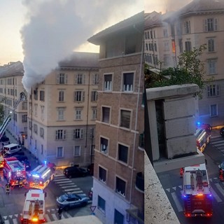 Il rogo a pochi passi del mercato (foto di Cosimo