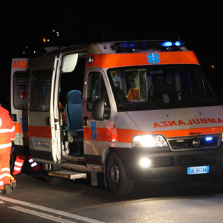 72enne arrestato per tentato omicidio: aggredisce una donna dopo una lite per un cane