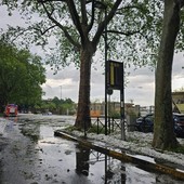 Chiuso per maltempo un tratto di corso Novara, allagato il controviale davanti a Scalo Vanchiglia