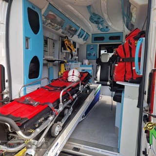 Immagine di repertorio dell'interno di un'ambulanza