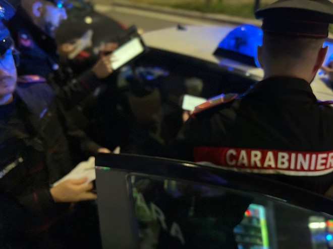 Nichelino: fermato dai carabinieri, perde le staffe e reagisce (foto d'archivio)