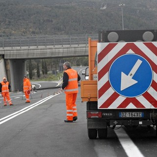 Manutenzione notturna sul raccordo Torino-Caselle: si rifanno gli impianti di illuminazione