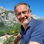 Beppe Gandolfo affronta il tema dei compiti per le vacanze per gli studenti