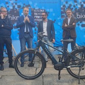 Le due ruote incontrano il cibo nei tour di Bikeup, la fiera della bicicletta elettrica