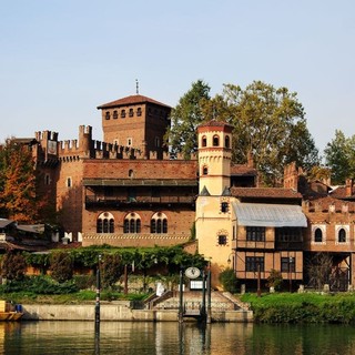 Borgo Medievale: un sit-in solidale per gli artigiani Corradin e Cerrato