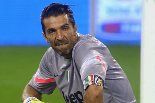 Gianluigi Buffon racconta la sua storia in &quot;Cadere, Rialzarsi, Cadere, Rialzarsi&quot;