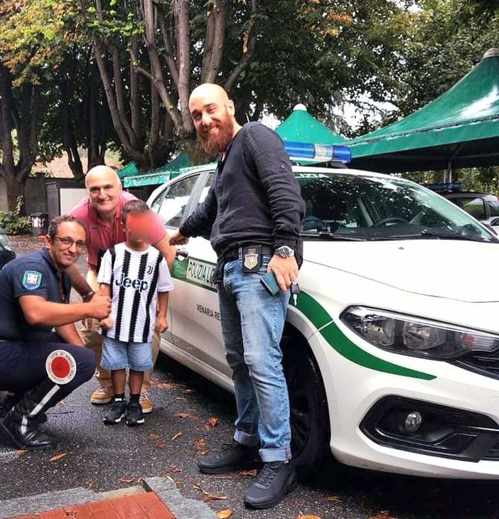 Papà si sente male all'Allianz Stadium: i vigili urbani &quot;baby-sitter&quot; per il figlio di 5 anni