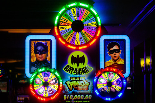 Violano i diritti del marchio Warner Bros: sequestrate oltre mille slot con il logo di Batman