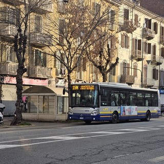 bus mezzi pubblici fermata