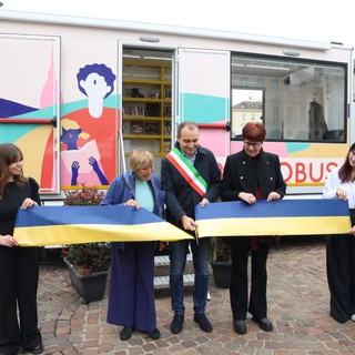 Piazza Sn Carlo, taglio del nastro per il secondo Bibliobus delle biblioteche civiche