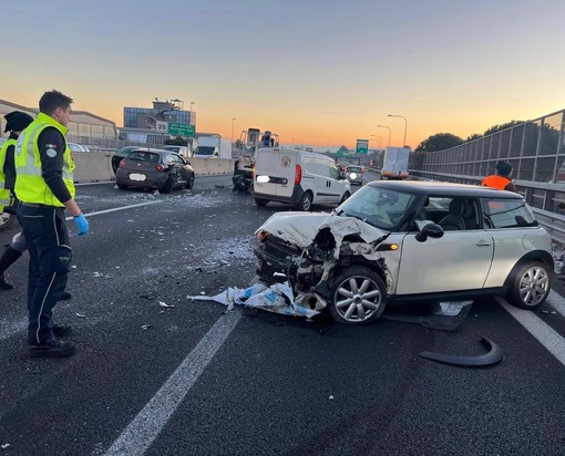 Brutto incidente sulla tangenziale Sud all'altezza di corso Allamano: traffico bloccato in entrambe le direzioni