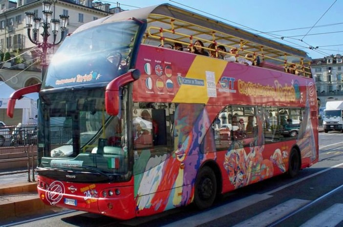 Torino: ponte del 25 aprile, è boom di turisti con il 90% degli alberghi prenotati