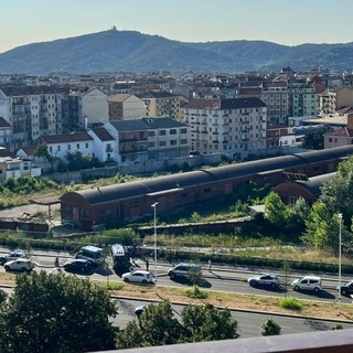 Controlli della polizia e dei carabinieri a Barriera di Milano