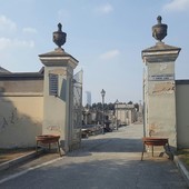 cimitero di moncalieri - foto d'archivio