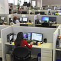 call center con molte persone in open space