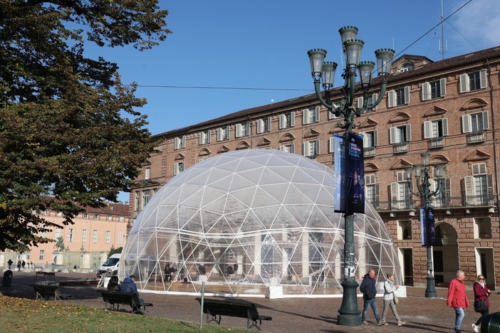 cupola pallina gigante