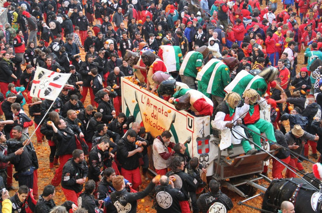 Storico Carnevale di Ivrea, definito il bando per l’erogazione di fondi