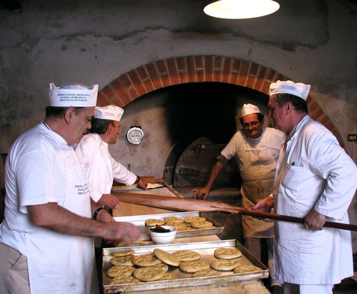 A Piobesi Torinese arriva la Sagra del Pane con il dolce Caritôn