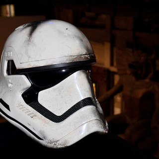 Dal casco degli Stormtrooper di Guerre stellari alla bacchetta di Harry Potter: al Museo del Cinema arriva Movie Icons