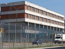 Ivrea, caos in carcere: ferito un sovrintendete di polizia, minacce contro un medico