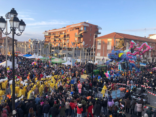 A Nichelino tutto pronto per la grande sfilata dei carri di Carnevale