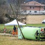 intervento dei vigili del fuoco per un tir ribaltato