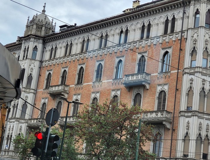 Una commistione di stili in un unico edificio: casa Lattes