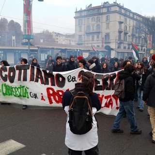 Pro Pal tornano in piazza: al via il corteo da Porta Susa