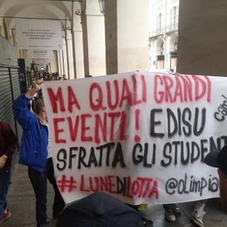 Universiadi, contestazione di una decina di studenti di 'Cambiare rotta'