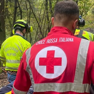 Pino, mountainbiker si infortuna nei boschi vicino a Superga e finisce in un corso d'acqua