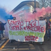 Bloccati gli accessi al Campus Einaudi per lo sciopero dei precari: momenti di tensione in piazza Castello