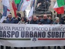 Daspo urbano: Fratelli d'Italia manifesta e presenta la raccolta firme al Comune. Discussioni in Commissione