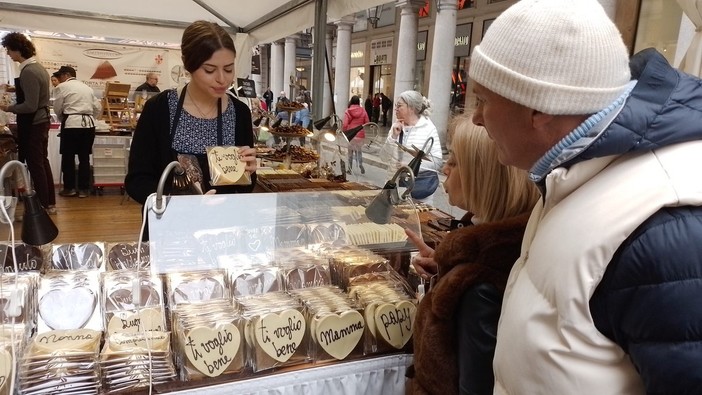 I golosi alla prova del 4: nel centro di Torino torna il gusto di Dolci Portici