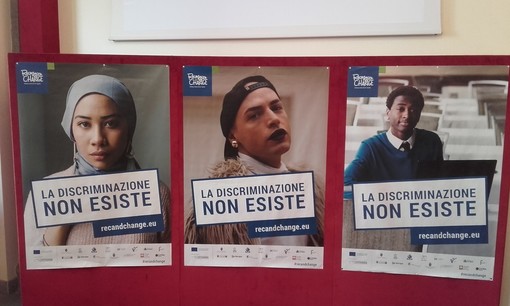 “La discriminazione non esiste”: parte la campagna della Città di Torino per “Recognize and change”