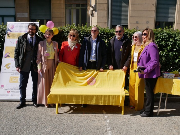 &quot;Sediamoci sul giallo&quot;: inaugurata una “ENDOPANK” nel cortile delle Molinette