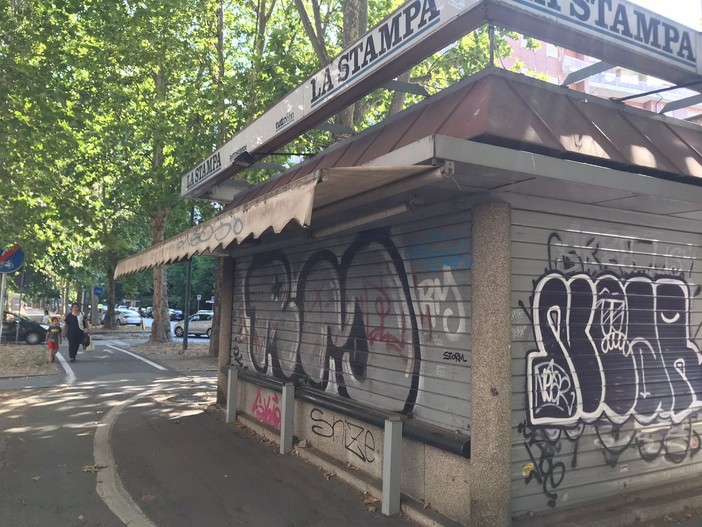 C'erano una volta le edicole a Torino: in dieci anni quasi la metà ha chiuso