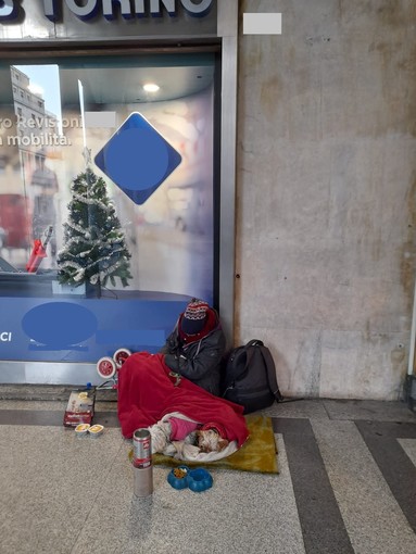 mendicante in strada