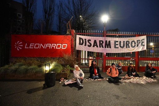 Manifestazione di protesta contro Leonardo