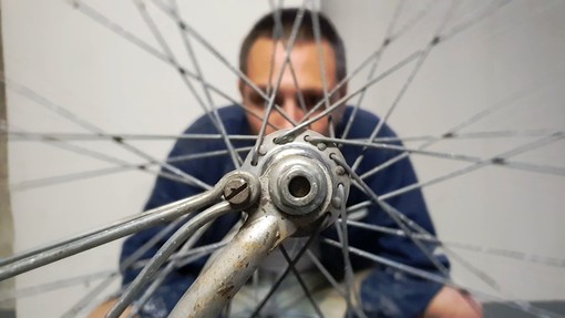 Fare il rider a Torino, ecco il film prodotto e girato dai rider che ne racconta le condizioni di lavoro