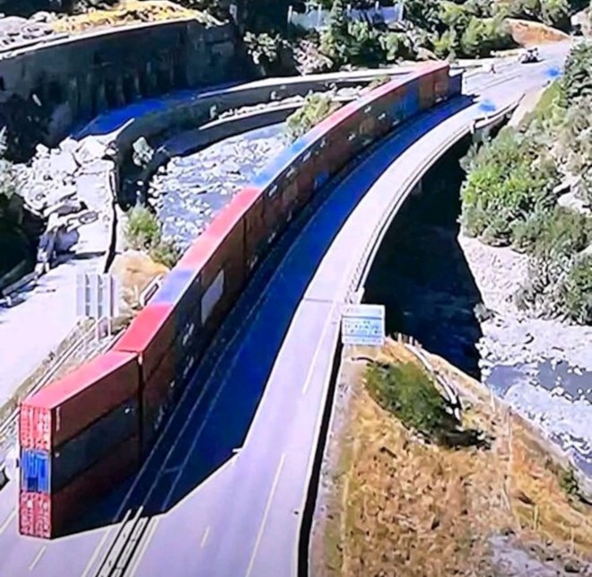 Il Piemonte aspetta ancora la riapertura del tunnel ferroviario del Frejus dopo la frana